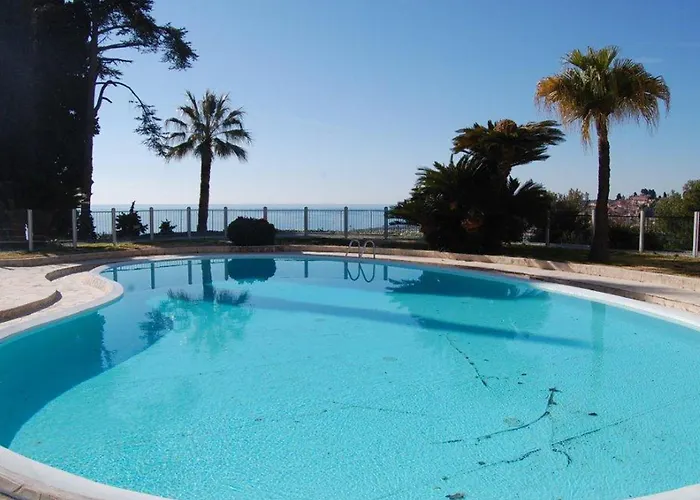 Spacieux 3p Avec Terrasse Et Piscine A - Fr-1-196-386 Ментона