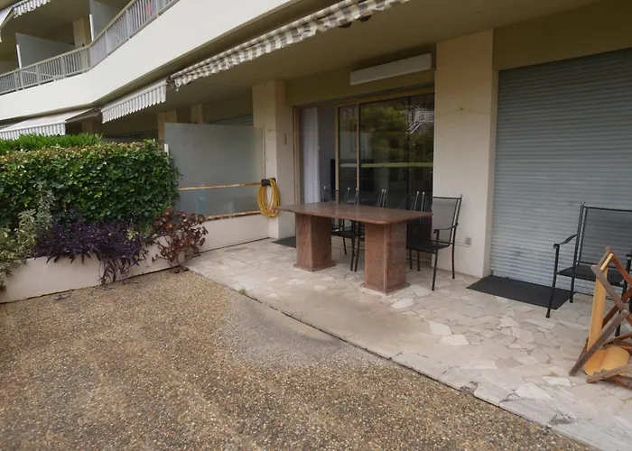 Spacieux 3p Avec Terrasse Et Piscine A - Fr-1-196-386 *